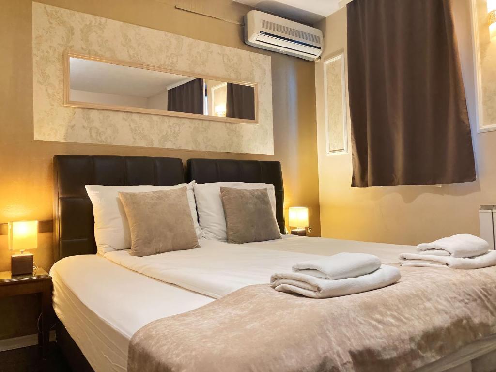 Hotel Booking
